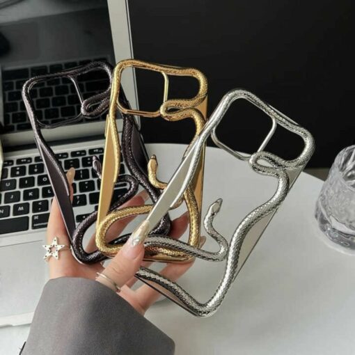 Luxury High-Grade Electroplated Snake Fashion Hollow Shell for iPhone 16 Pro Max, 15-11 Business Style Holster, Effective Protection Mobile Phone Case – Shiny gold, iPhone 11